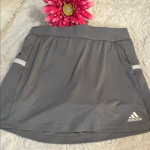 ADIDAS TENNIS SKIRT SIZE MEDIUM